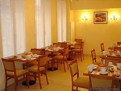 **  Hotel Liege Strasbourg Paryż Francja